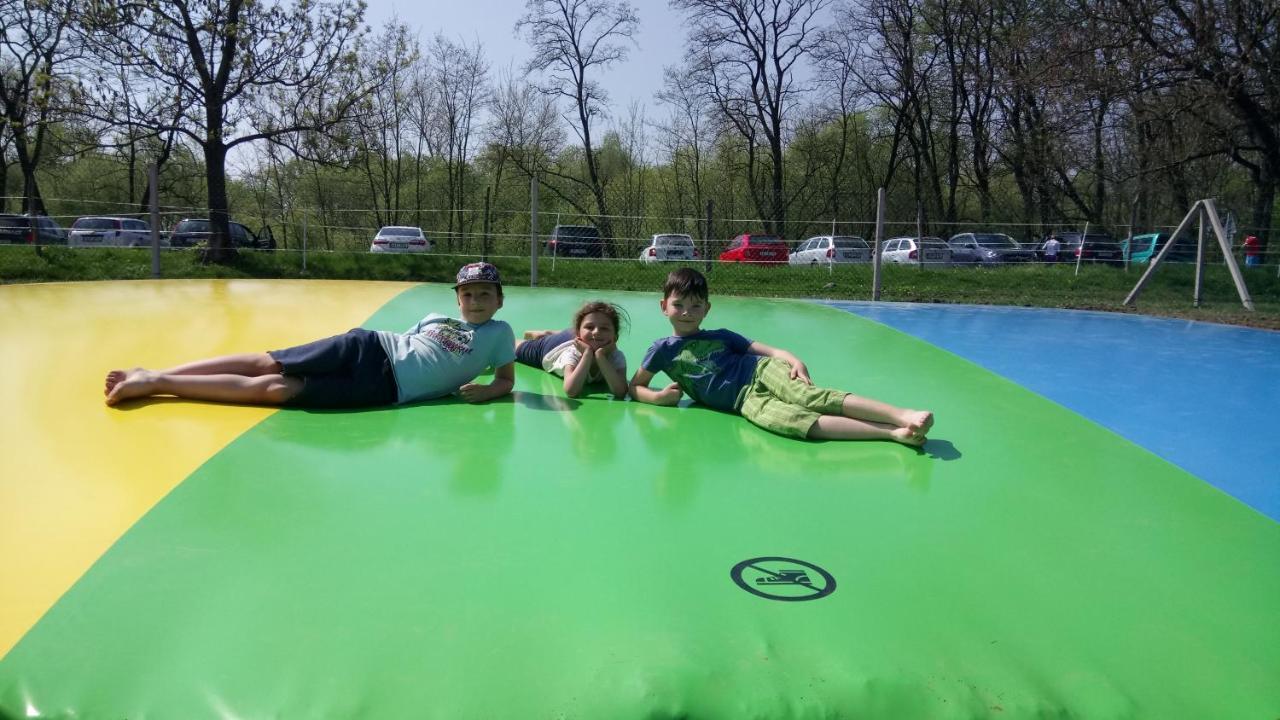Вілла Zoopark Zelcin Мельник Екстер'єр фото